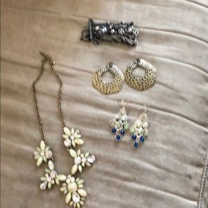 Assorted jewelry